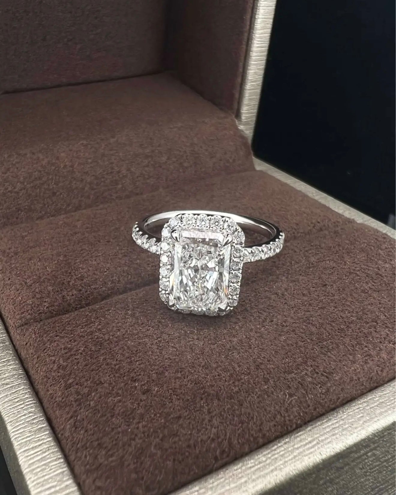 Lab-Grown Radiant Cut Diamond Ring – 2.01ct E VS2