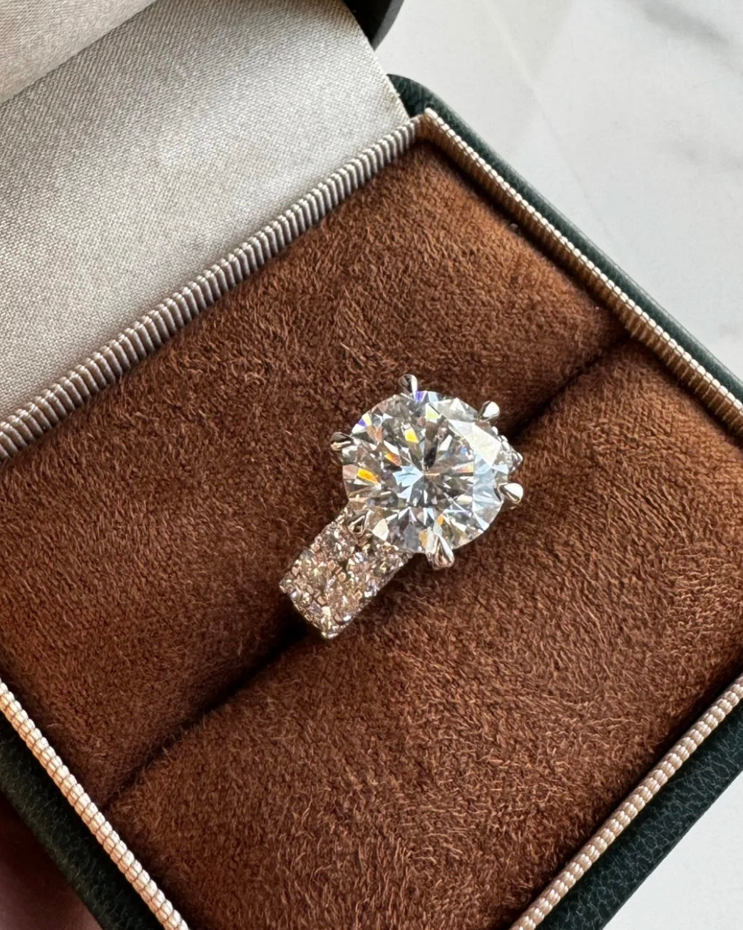 Lab-Grown Round Brilliant Diamond Ring – 5.03ct D VVS1