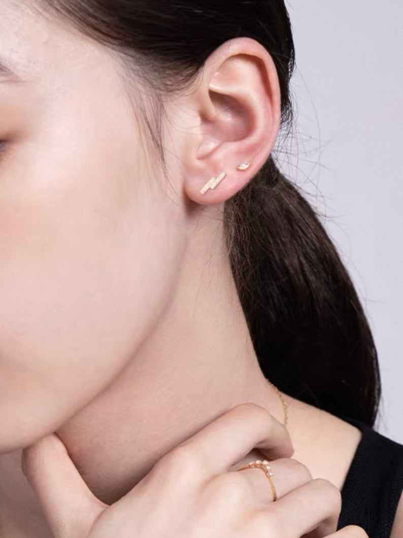 Lab Grown Diamonds Geometric Bar Stud Earrings – 18K Gold 0.32ct